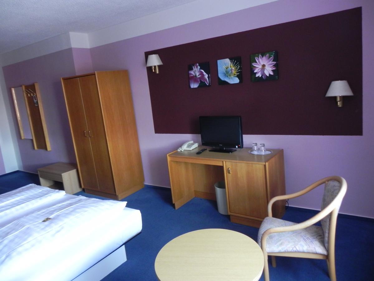 Zur Eldenburg Hotel Lübz Buitenkant foto
