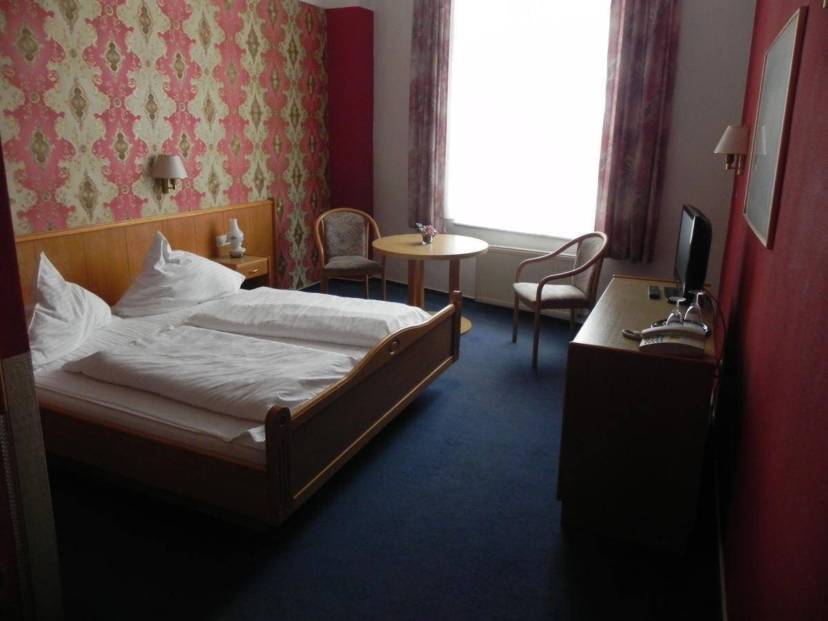 Zur Eldenburg Hotel Lübz Buitenkant foto