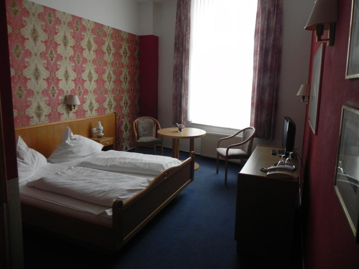 Zur Eldenburg Hotel Lübz Buitenkant foto