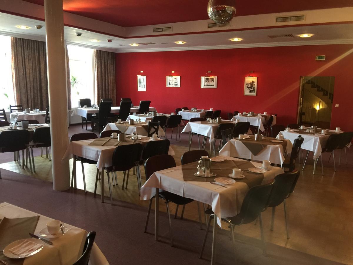Zur Eldenburg Hotel Lübz Buitenkant foto
